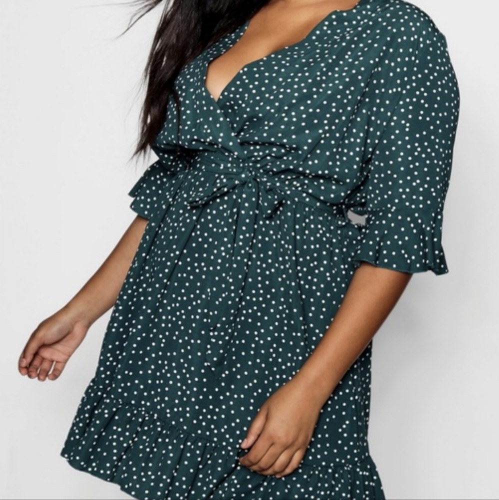 Boohoo Dark Green/White Polka Dot Dress